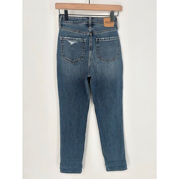 Hollister NWT Curvy Ultra High Rise Mom Jean Size 000S - Picture 5 of 11